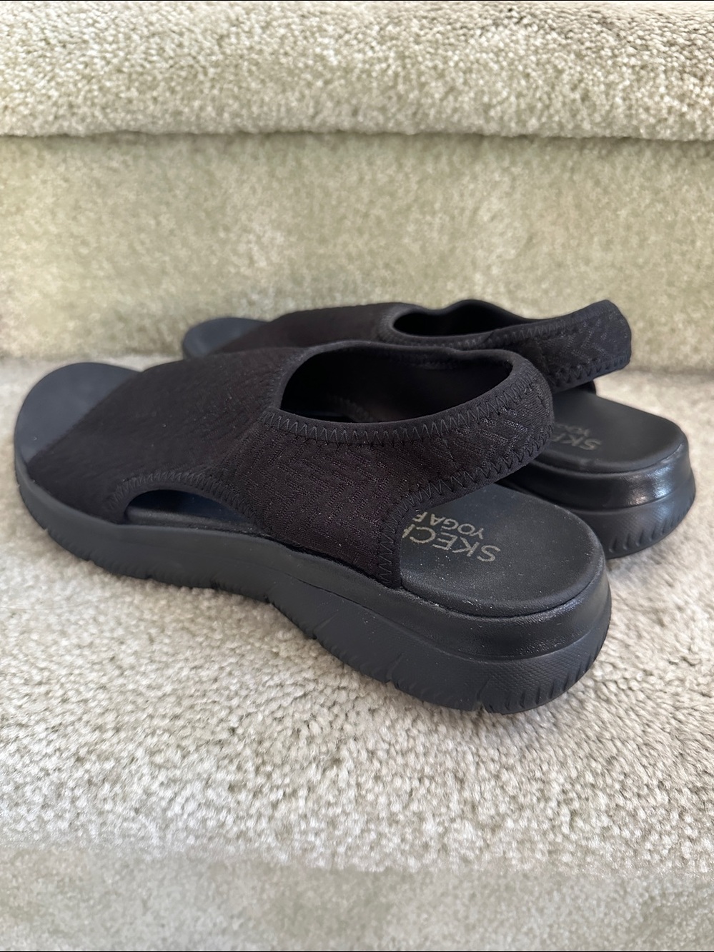 Skechers Summits Outta Here Yoga Foam Stretch Fit Sandals in Black Women's Sz 7 - Picture 7 of 10